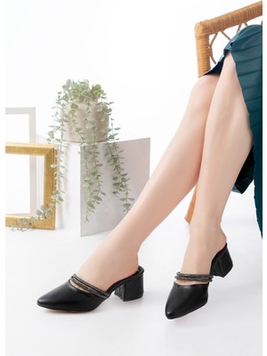 Amber Sivri Burunlu Taş Detaylı Kalin Topuklu Günlük Terlik