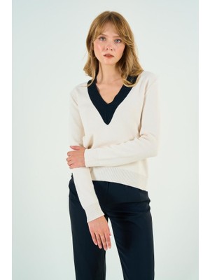 AKN Butik V Yaka Triko Kazak - Krem-Siyah