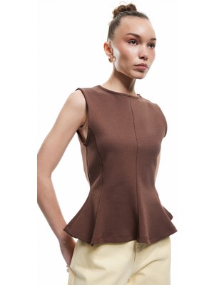 Koton Pamuklu Slim Fit Bisiklet Yaka Volanlı Kolsuz Bluz