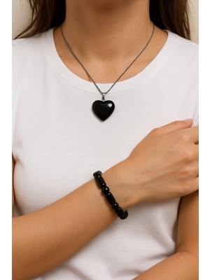 Oniks Taşı Siyah Kalp Kolye ve Bileklik Seti – Unisex Doğal Taş Takı – Ahşap Kutulu Hediye  Ürün Açıklaması: