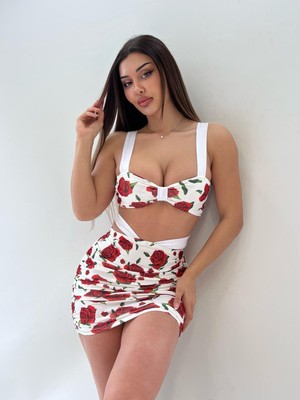 Beyaz Kırmızı Gül Desenli Büzgülü Ikili Takım