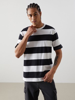 Lc Waikiki Yeni Sezon Bisiklet Yaka Kisa Kollu Cizgili Penye Erkek Tisort - S52756Z8