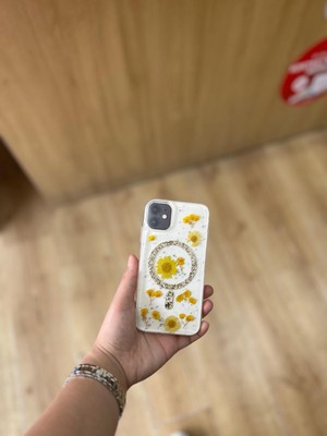 Apple Iphone 11 Uyumlu Magsafe Destekli Simli Çiçek Tasarımlı Telefon Kılıfı