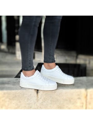 Beyaz Deri Kadın Bağcıklı Spor Ayakkabı