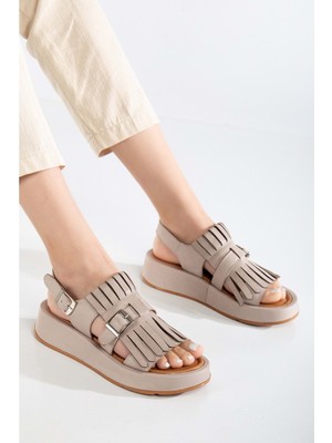 Analin Shoes Kadın  Deri Püsküllü Tokalı Sandalet - Taba