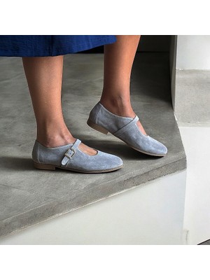 Gri Süet  Deri Tokalı Kadın Babet