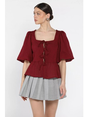 Gülseli Kare Yaka Ön Bağlamalı Kadın Bluz P-00016633