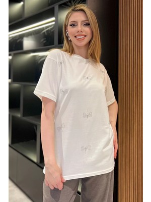 Gülseli Fiyonk Taşlı Bisiklet Yaka Kadın Tişört P-00016716