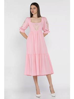 Kadın Kare Yaka Nakışlı Elbise P-00016393