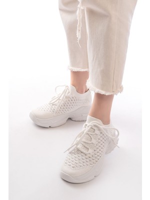 Beyaz Günlük Bağcıklı Fileli Taş Aksesuarlı Kadın Spor Ayakkabı