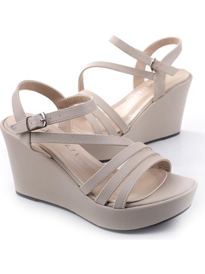 Le Guzzi 2809 Kadın 9 cm Dolgu Topuklu Cilt Sandalet