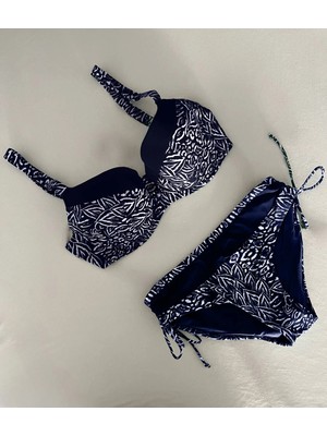 Kadın Lacivert Beyaz Desenli Büyük Beden Astarlı Bikini Takım HZL25S-LC4006