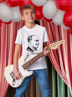 Lc Waikiki Yeni Sezon Bisiklet Yaka Ataturk Baskili Erkek Cocuk Tisort - S5CE07Z4