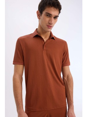 DeFacto Slim Fit Dar Kesim Polo Yaka Dokulu Kısa Kollu Krinkıl Tişört E1222AX25SM