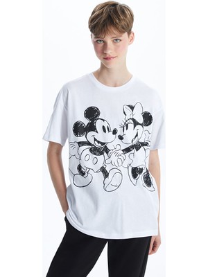 Lc Waikiki Yeni Sezon Bisiklet Yaka Mickey ve Minnie Mouse Baskili Kadin Tisort - S5GV29Z8