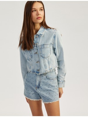 Koton Taş Detaylı Düğmeli Rahat Kalıp Denim Şort