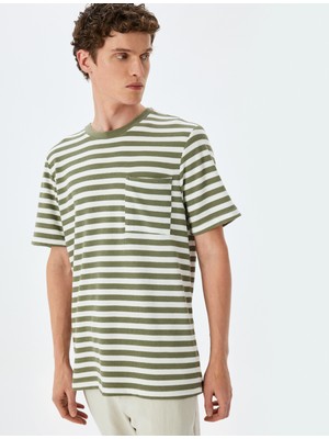 Koton Bisiklet Yaka Cep Detaylı Viskon Karışımlı Kısa Kollu Çizgili T-Shirt