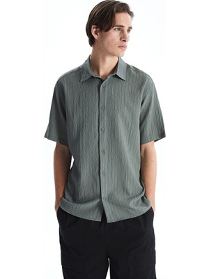 Lc Waikiki Yeni Sezon Rahat Kalip Kisa Kollu Cizgili Erkek Gomlek - S5JC22Z8