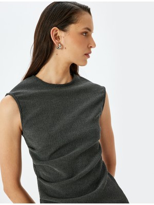 Koton Yuvarlak Yaka Drape Detaylı Asimetrik Kolsuz Tişört