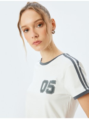 Koton Bisiklet Yaka Biyeli Kısa Kollu Kolej Baskılı Slim Fit T-Shirt