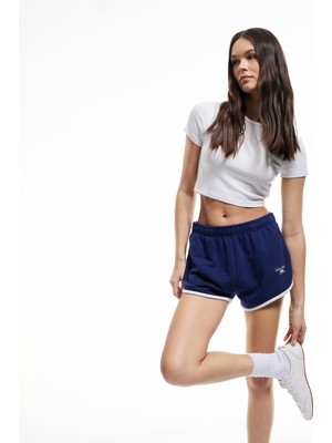 Koton Cep Detaylı Beli Lastikli Slogan Baskılı Biyeli Slim Fit Mini Şort