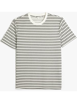 Koton Çizgili Kısa Kollu Bisiklet Yaka Slim Fit Tişört