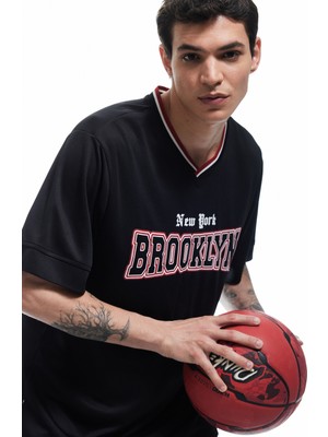 Koton V Yaka Kısa Kollu Kolej Baskılı Spor Tişört