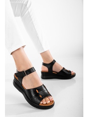 Analin Shoes Kadın  Deri Kalın Bantlı Yüksek Taban Sandalet - Siyah