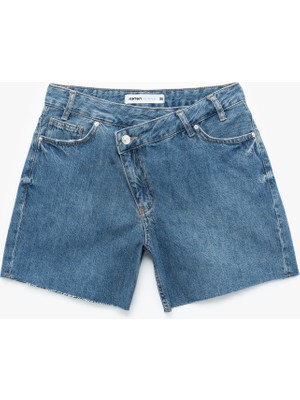 Koton Asimetrik Düğme Detaylı Cepli Mini Denim Şort