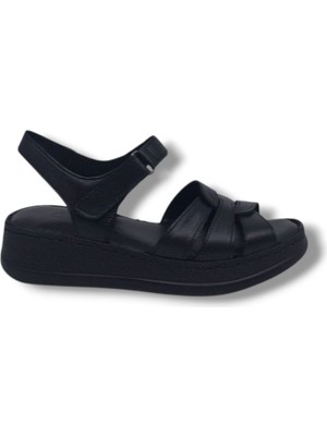 Belirtilmemiş Clavi 2020 Kadın Siyah Hakiki Deri Dolgu Taban Sandalet Ayakkabı