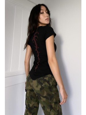 Siyah Yeni Slayer Horn Kırmızı Sırt Desenli Gotik Y2K Kısa Kollu Bluz