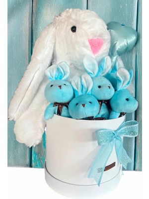 Özel Kututusunda; 45 cm Beyaz Jellycat Tavşan, 5'li Tavşancıklar ve Folyo Kalp Balonlu Set-Ayıcık Buketi