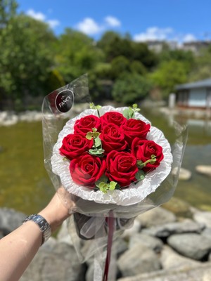 8'li Kore Stili Kadife Gül Buketi