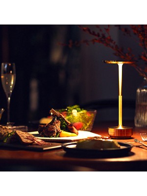 Kablosuz LED Masa Lambası – Alüminyum Gövde, Dokunmatik Kontrol, 3 Renkli Işık, 2600MAH Şarjlı,6-8 Saat Kullanım, Modern Tasarım, Restoran ve Ev Için Atmosfer Aydınlatması