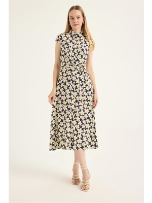 Menekşe Desenli Elbise