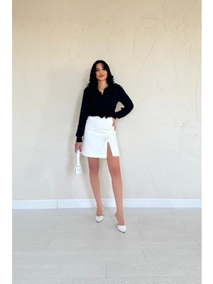 Gökyüzü Moda Ekru Yırtmaçlı Gül Detaylı Mini Etek