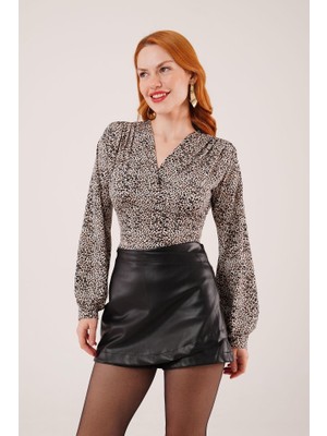 Gökyüzü Moda Mini Leopar Desen V Yaka Bluz