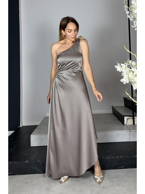 G1358 Tek Omuz Taş Detaylı Saten Abiye Elbise Vizon