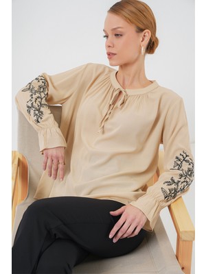 Kadın Nakışlı Örme Bluz 941 - Bej