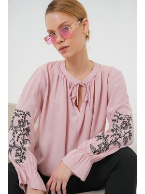 Kadın Nakışlı Örme Bluz 941 - Pudra