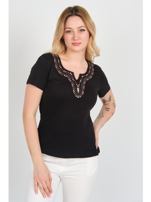 Ella Camelia Kadın Açma Yaka Taşlı ve Desenli Pamuklu Bluz 23E010 Siyah