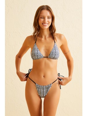 Renkli Desenli Üçgen Bikini Takım