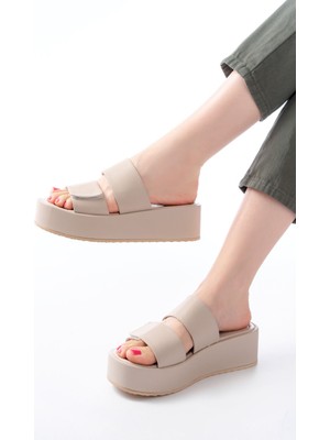 861-1034 Bej  Çıtçıtlı Dolgu Topuk Kadın Terlik