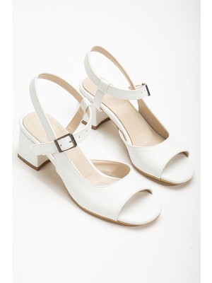 Keri Topuklu Beyaz Cilt Küt Burun Kadın Ayakkabı