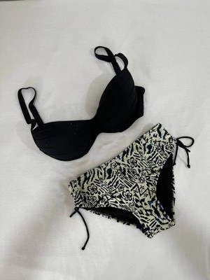 Kadın Siyah Taş Işlemeli Bej Desenli Astarlı Büyük Beden Bikini Takımı HZL25S-LC3351