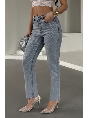 Önü Dekoratif Taş Detaylı Yüksek Belli Mom Fit Kadın Kot Pantolon Kar Yıkama Açık Mavi Jean