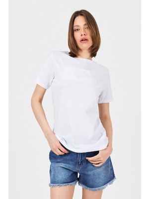 Beyaz Yazı Kabartmalı Tişört 25223