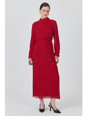 Kırmızı Pileli Uzun Kollu Kemer Detaylı Midi Boy Elbise 020