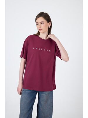 Bordo Yazı Baskılı Pamuklu Oversize Tişört 2150-3M