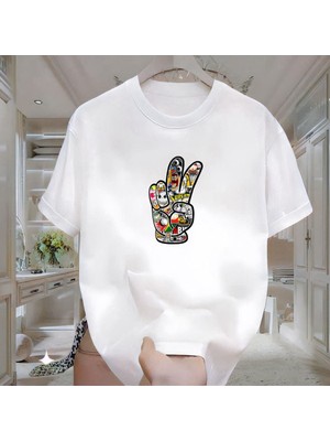 Renkli El Baskılı Beyaz Tshirt